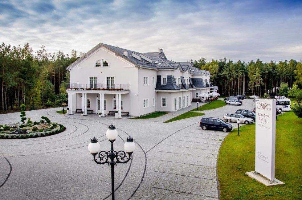 Korona Hotel Ostrołęka Kültér fotó