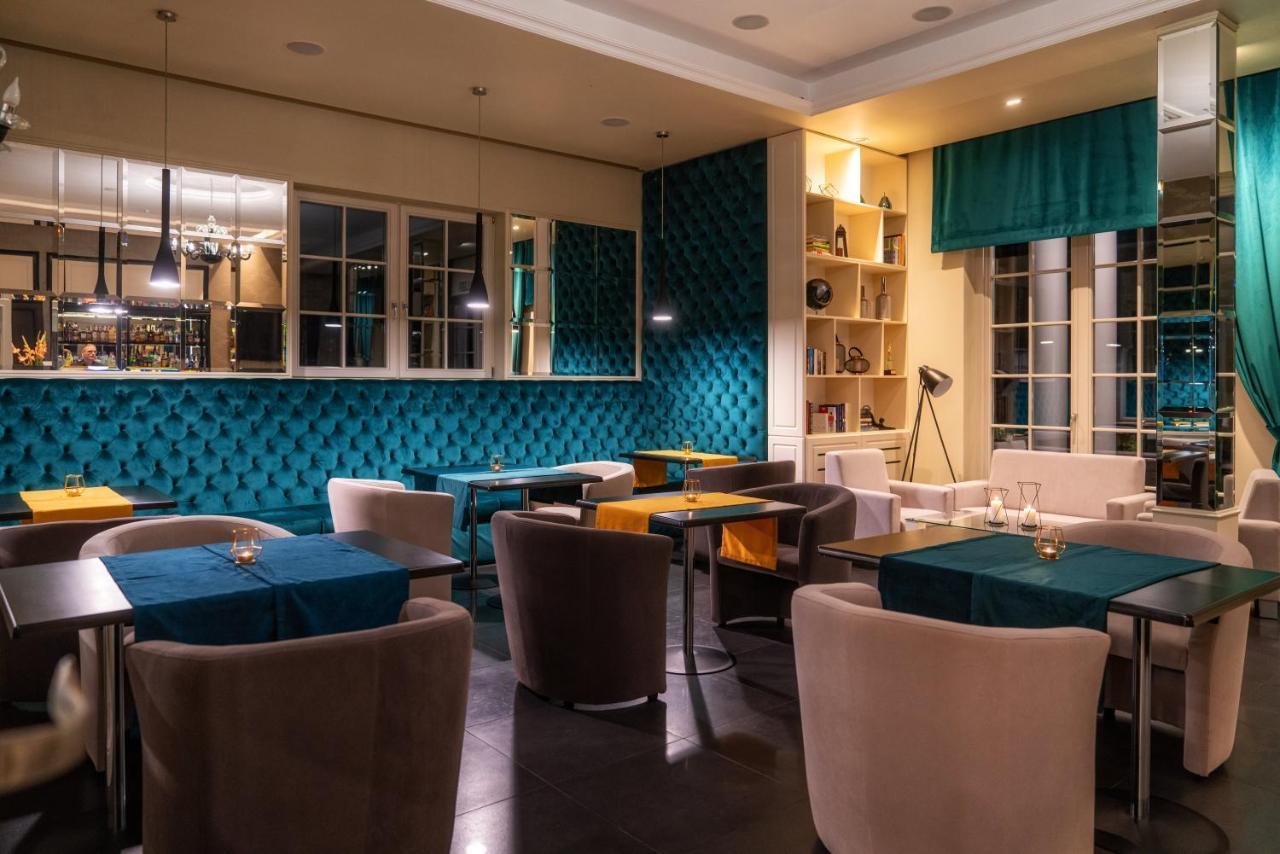 Korona Hotel Ostrołęka Kültér fotó