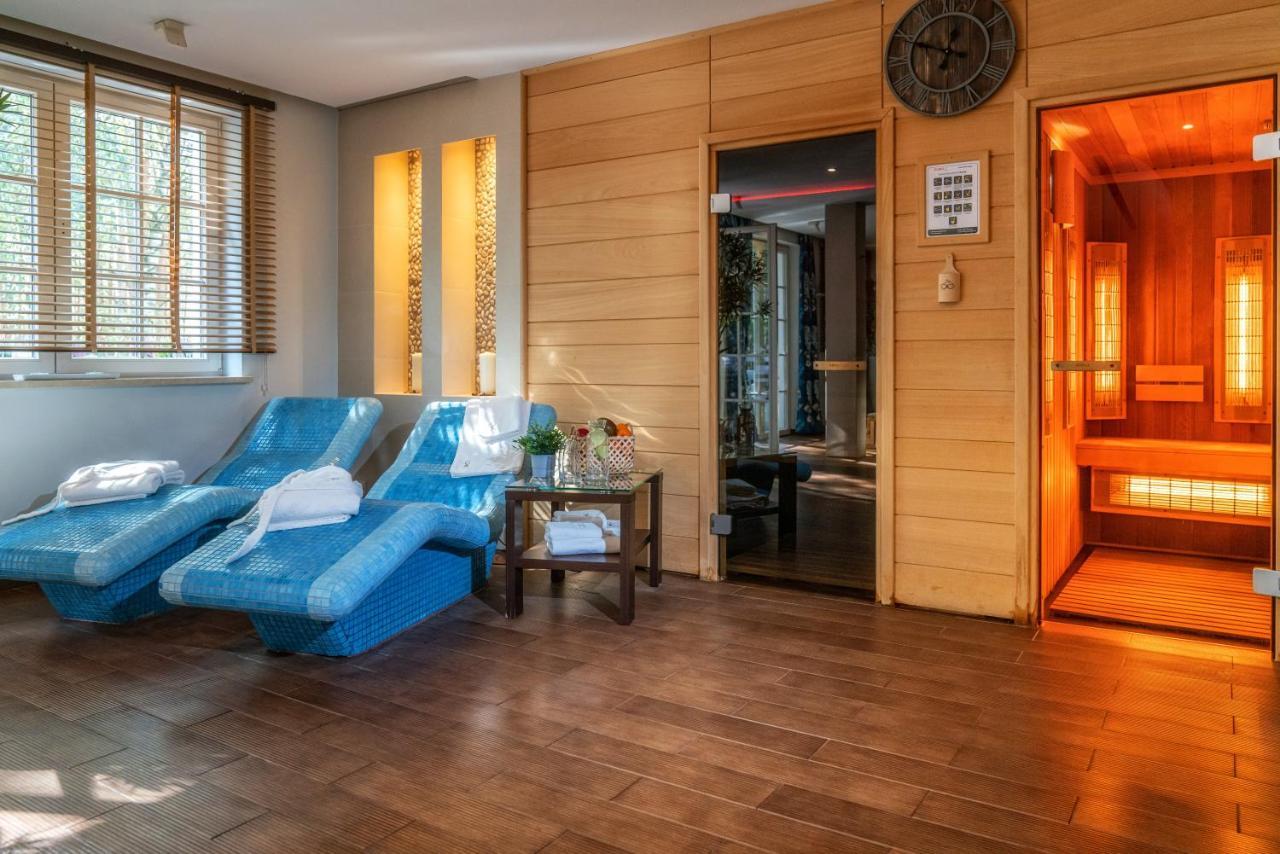 Korona Hotel Ostrołęka Kültér fotó